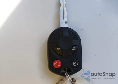 2010 Mercury Mariner Premier z USA, uszkodzony, nr VIN 4M2CN8HG2AKJ29629